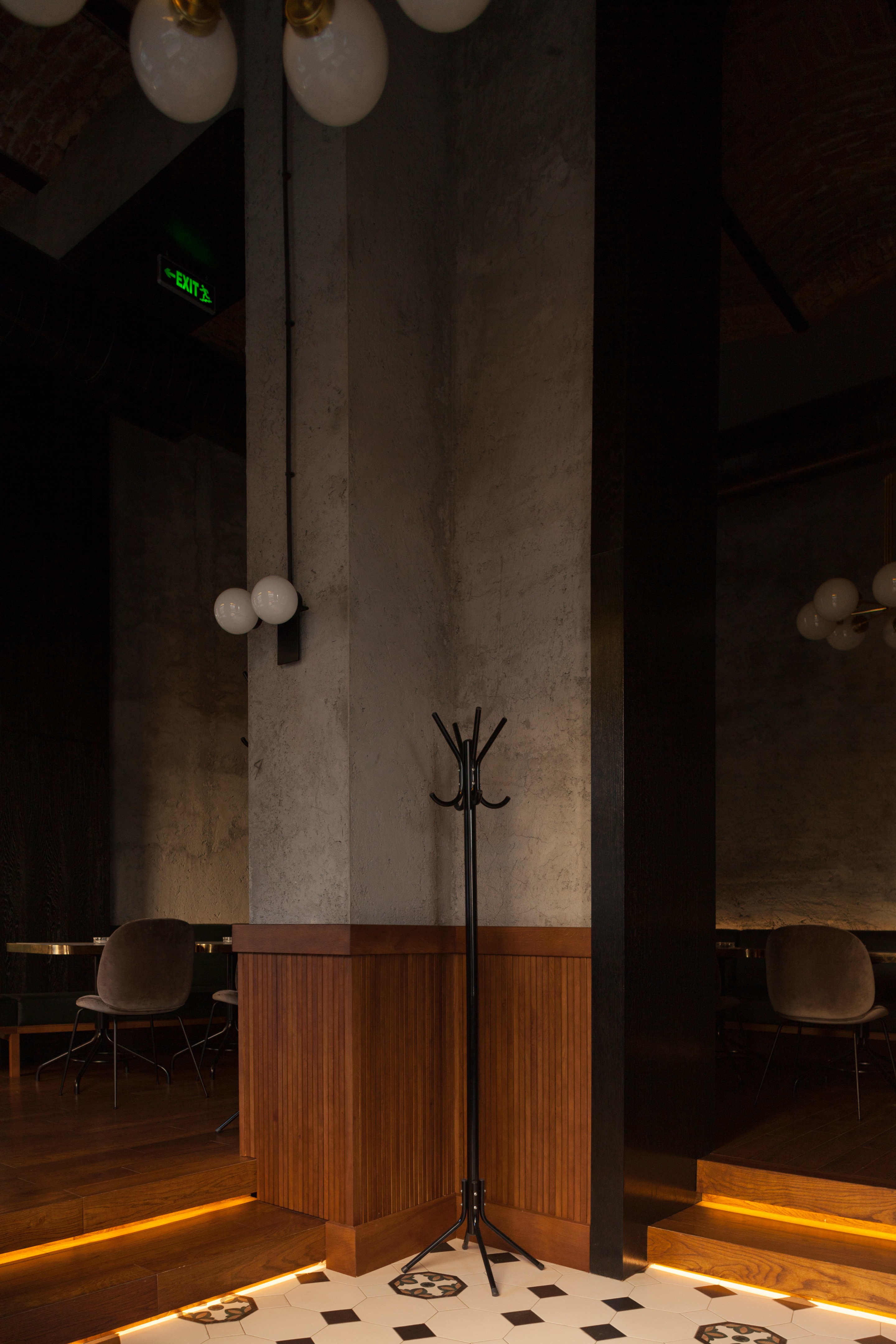 Bistro Mali Pijac · 历史建筑改造的现代西餐厅丨Jovana Rakezic-5