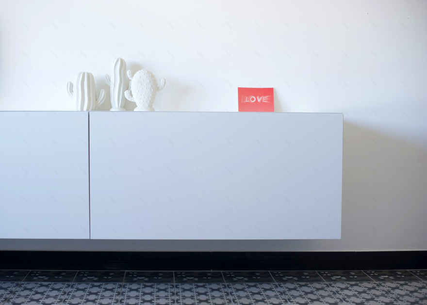 黑白碰撞的简约海景公寓-10