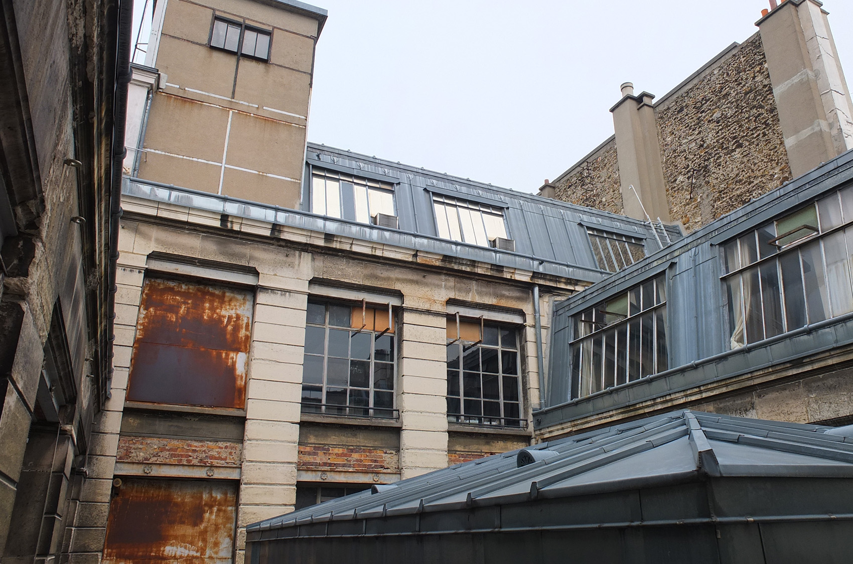 老佛爷百货基金会艺术空间，巴黎/在旧工业建筑中置入可移动的展览平台-53