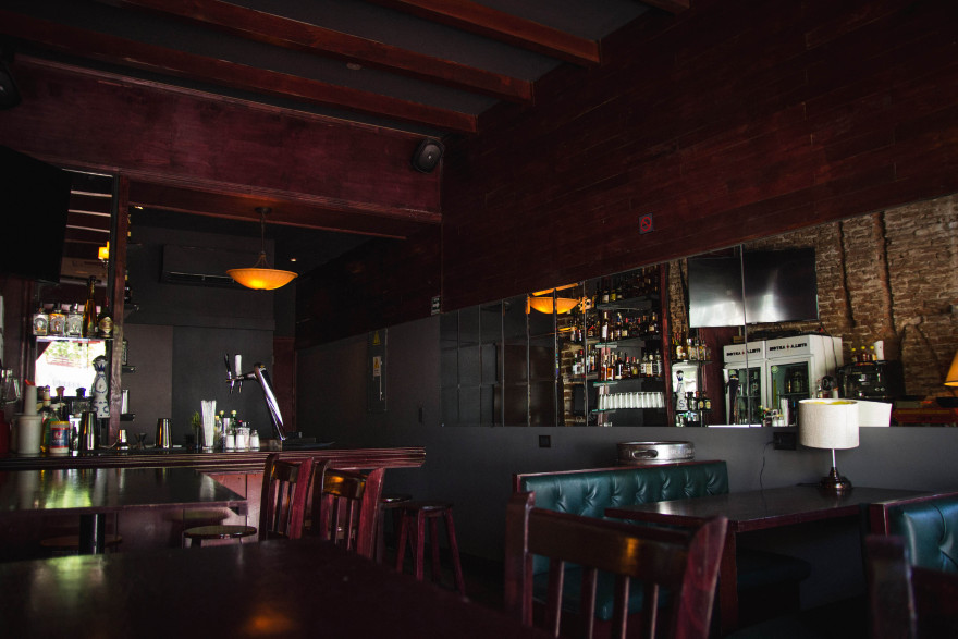 墨西哥历史中心酒吧 Al Antigua Bar 的现代改造-2