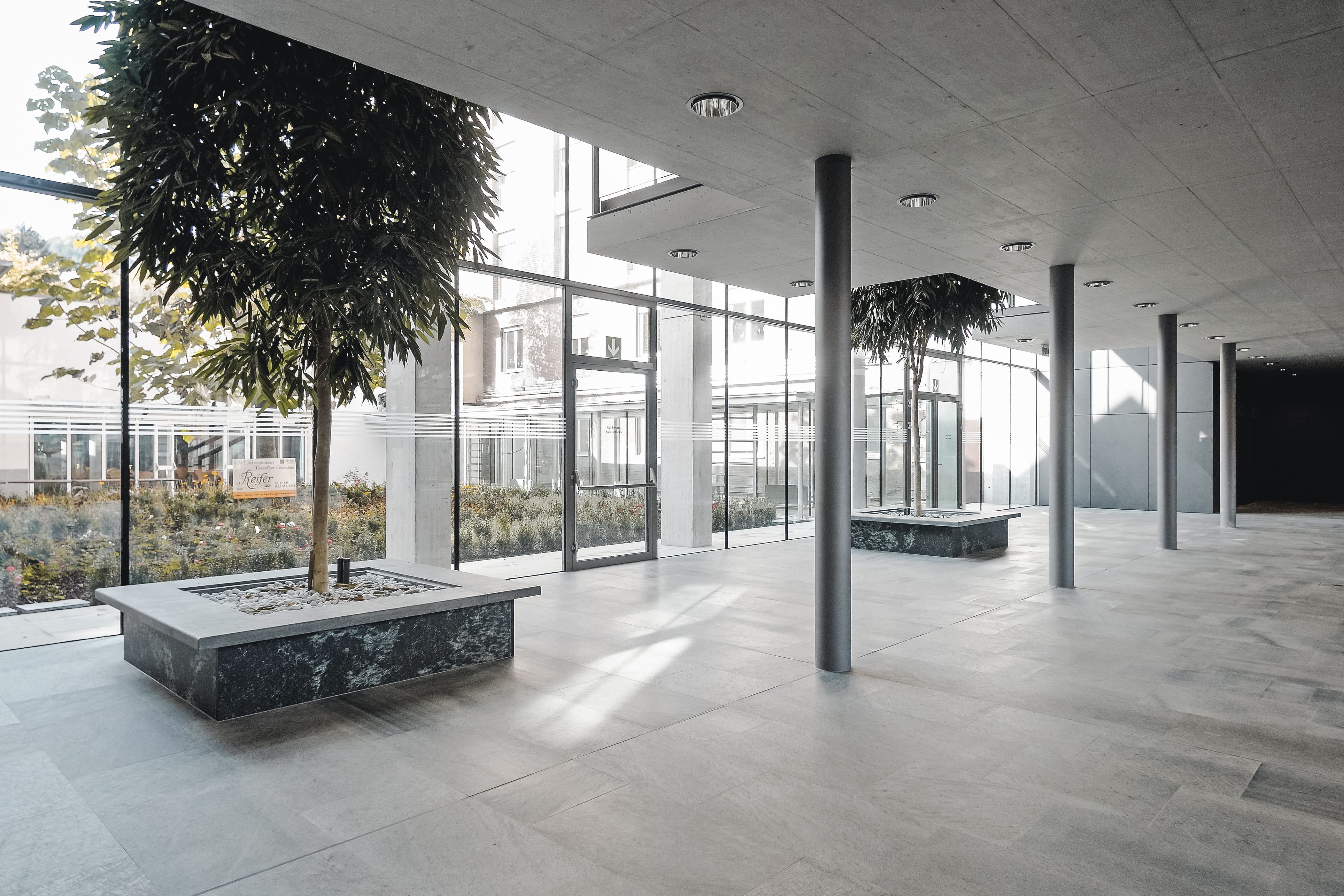 意大利 Bressanone 医院的“十”字形改造-1