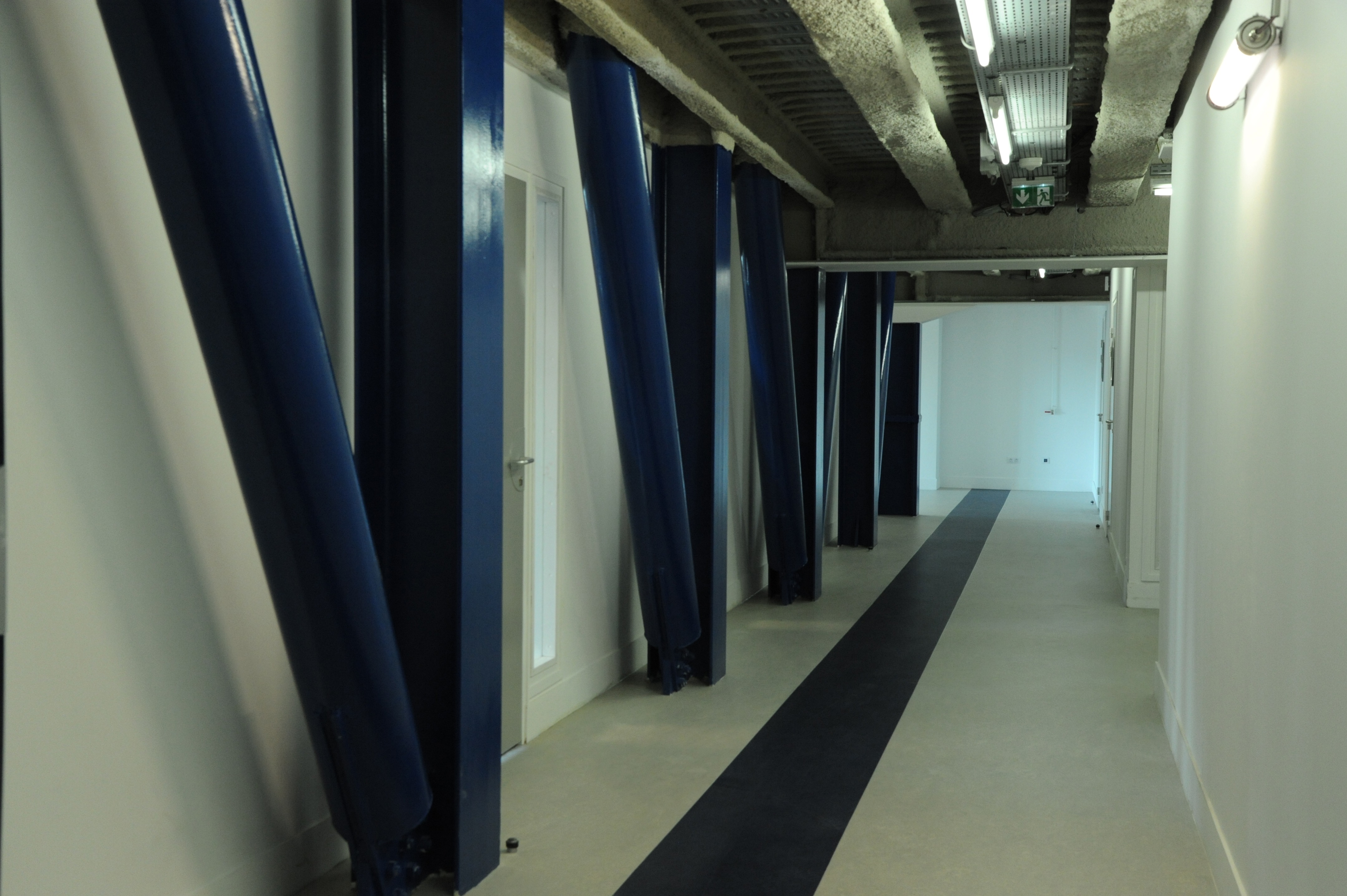 巴黎校园创新建筑设计,独立空中楼阁连接传统与未来-12