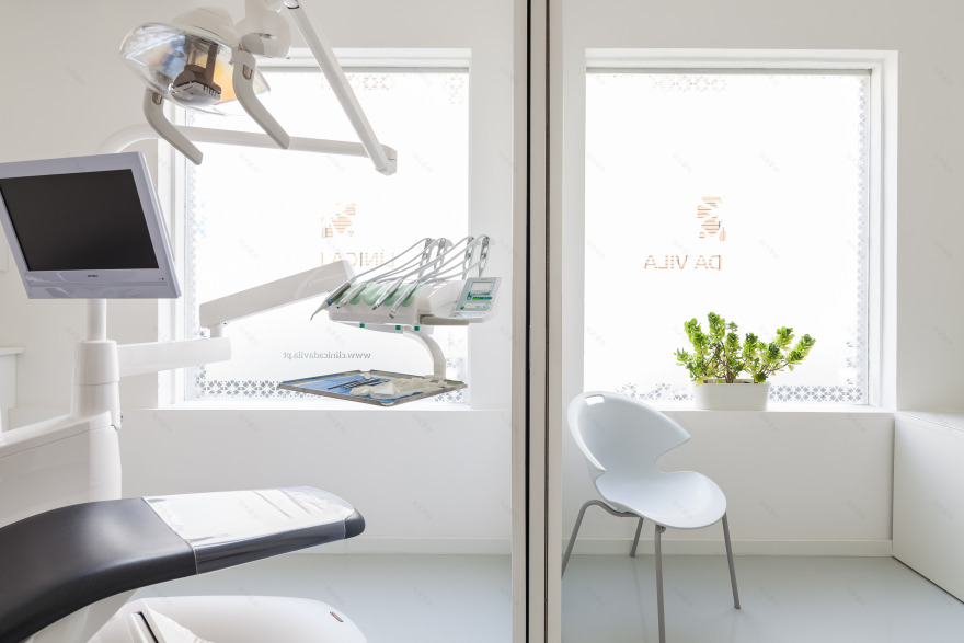 历史小镇的诊所重生 | 葡萄牙 Clínica da Vila 口腔诊所设计-9