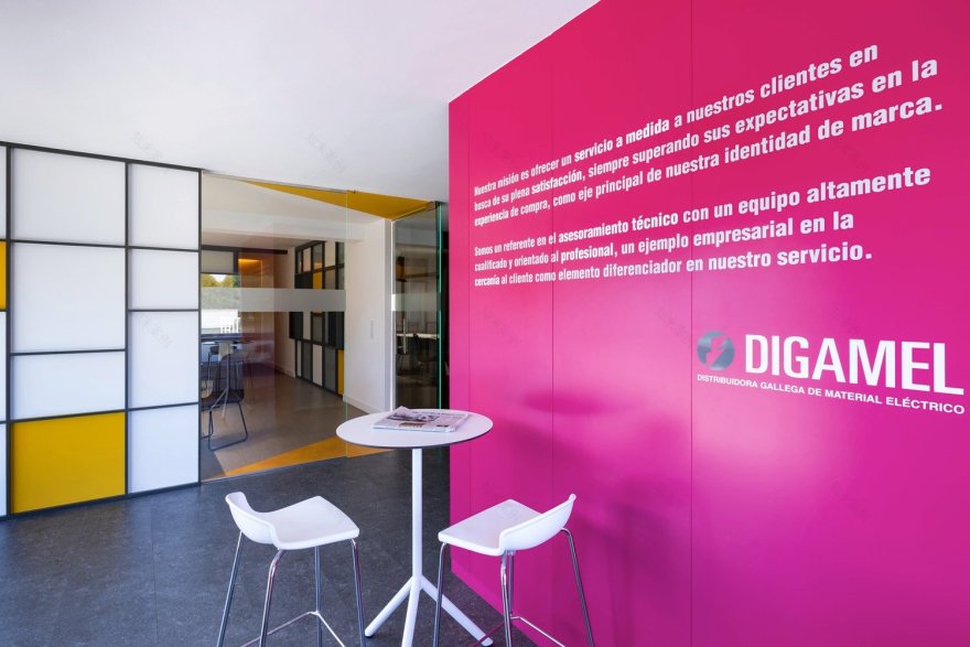 "优化空间利用,展现照明产品魅力的办公室设计"-1