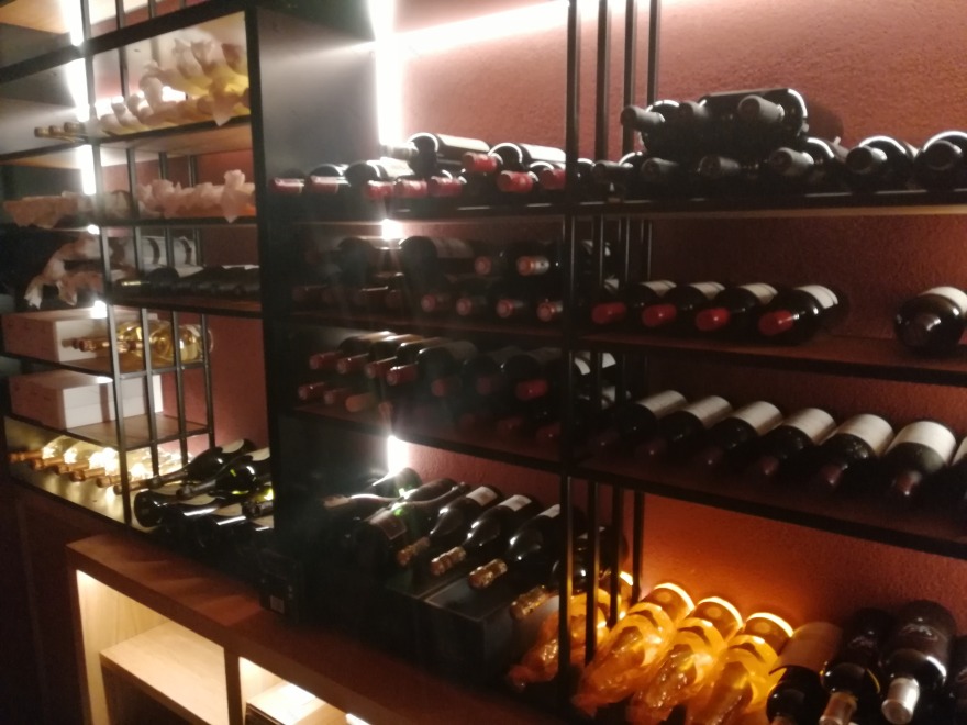 卢加诺葡萄酒库-12