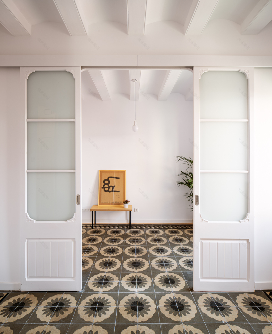 巴塞罗那桑特斯区公寓翻新丨西班牙巴塞罗那-2