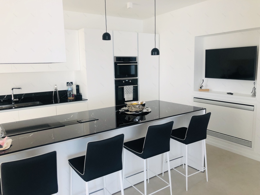 意大利海滨别墅的现代魅力-15