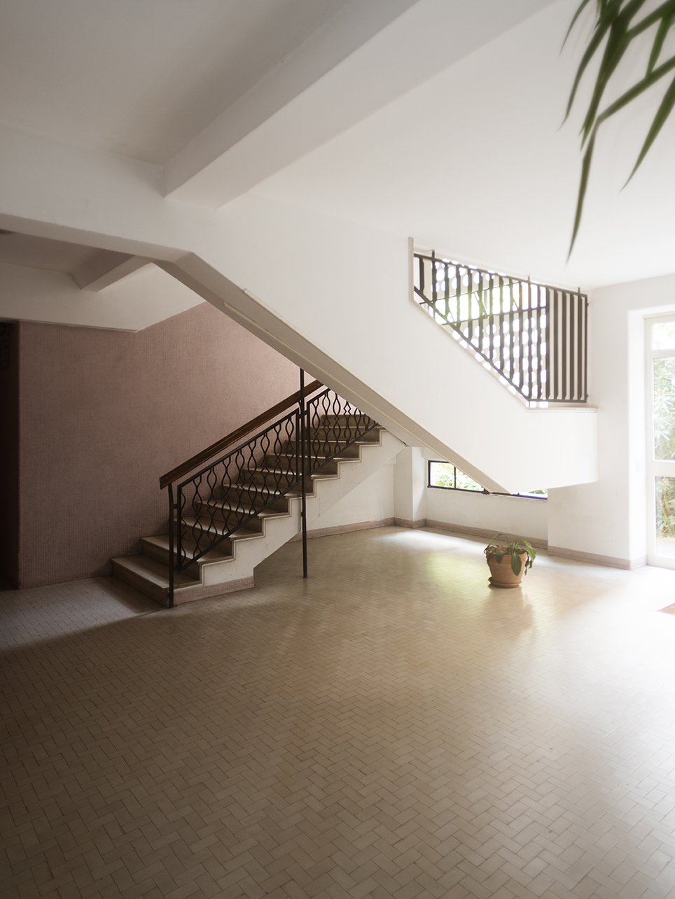 绿意环绕的都市别墅 | 致敬 Mario Ridolfi 的设计之作-0