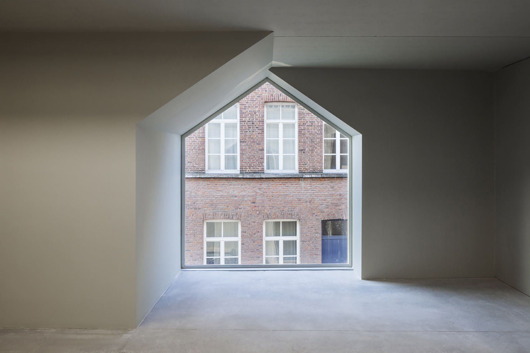 图尔奈建筑学院，比利时/为历史街区注入新特征-40