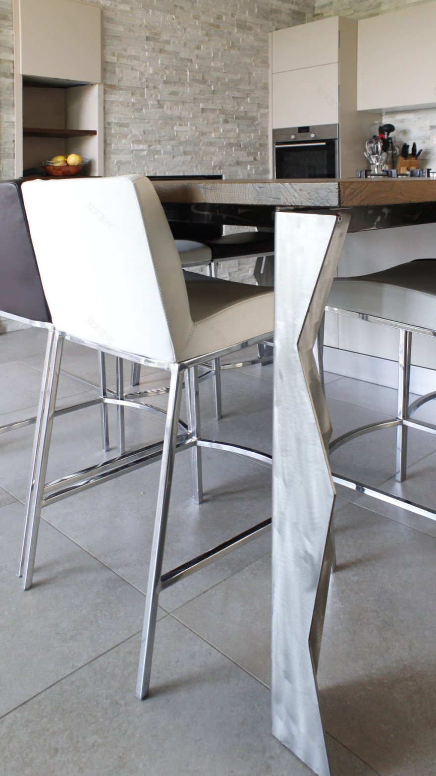 意式别墅设计 | 透明玻璃走廊展现空间穿透力-6