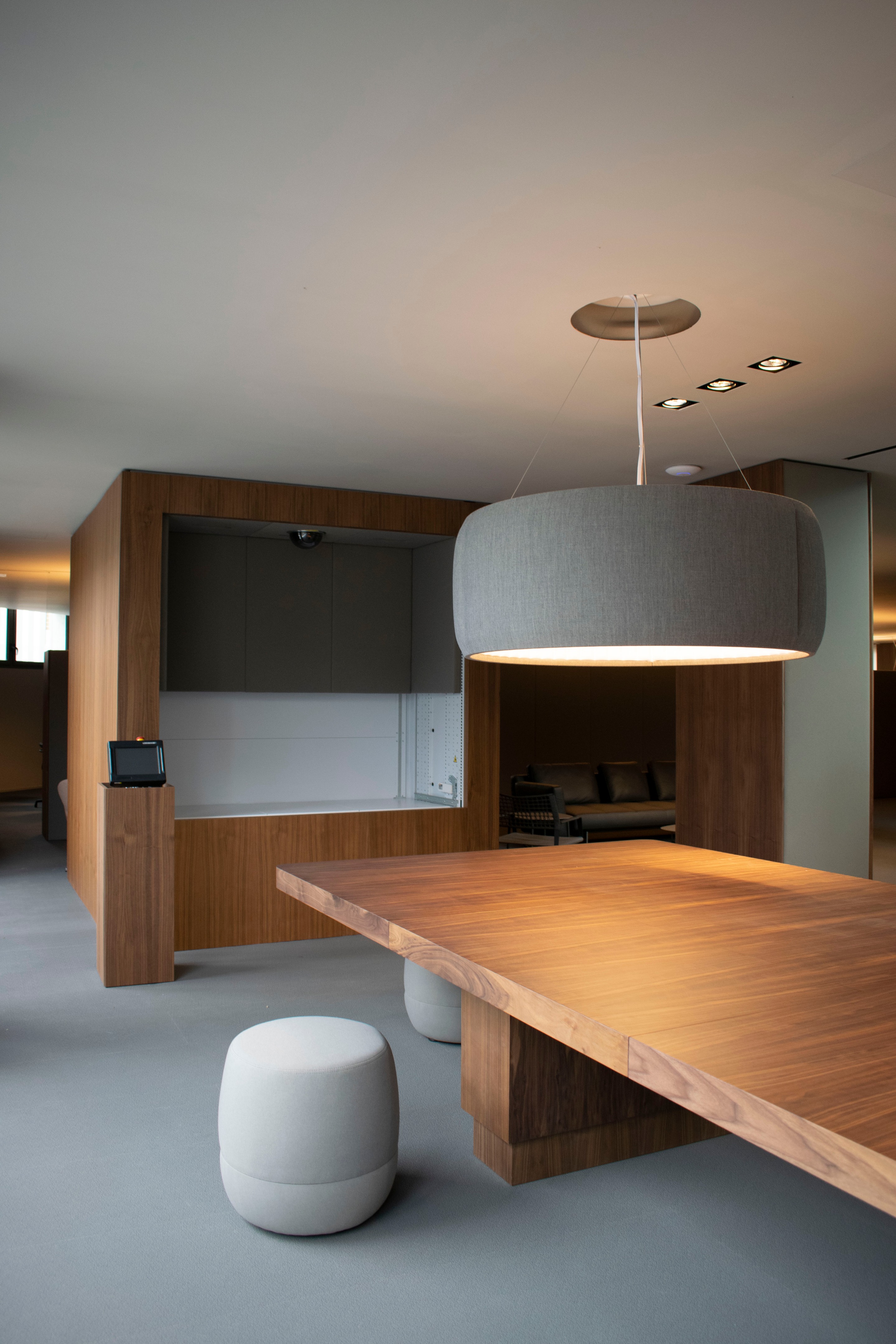 西班牙 Somium 总部,Monica Armani 打造优雅舒适空间-2