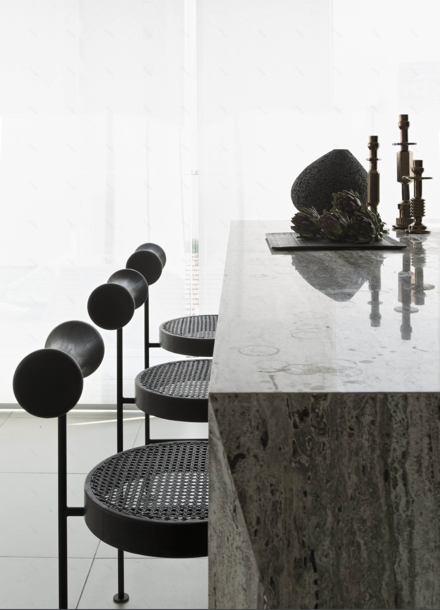 巴西设计公寓 | 工业风木饰面打造男性化魅力空间-36