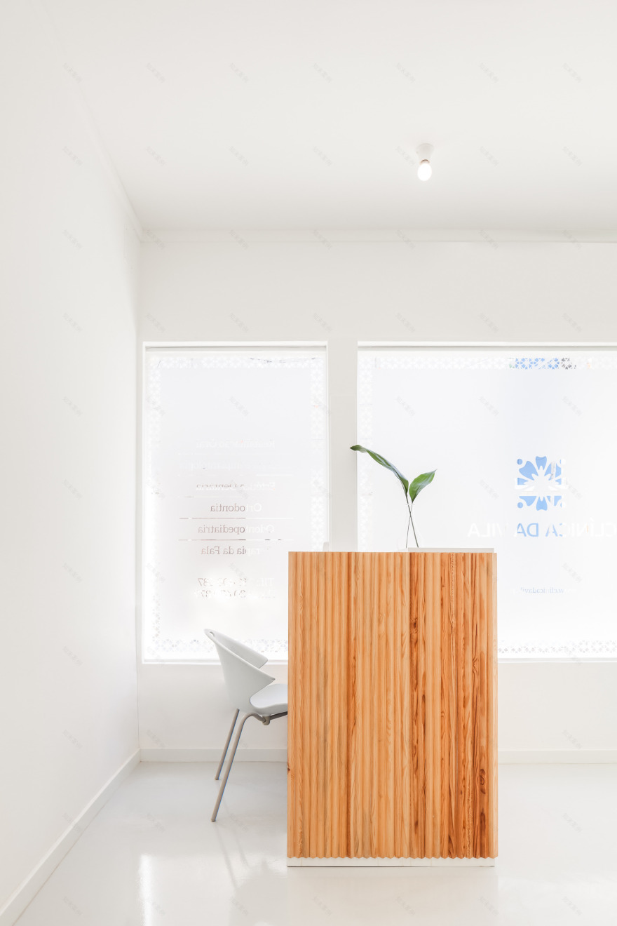 历史小镇的诊所重生 | 葡萄牙 Clínica da Vila 口腔诊所设计-7