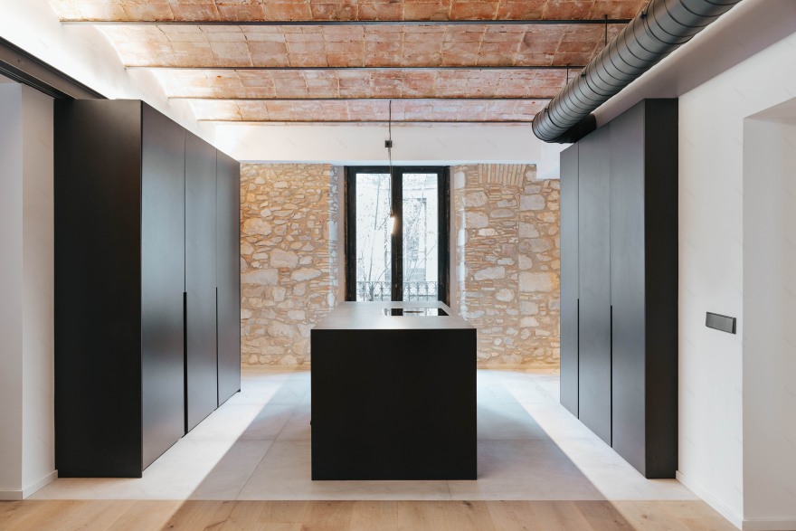 致敬历史,焕新生的加泰罗尼亚古宅改造丨西班牙赫罗纳-4