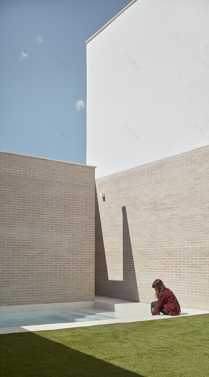 封闭中的开放 | 单家庭别墅设计-2