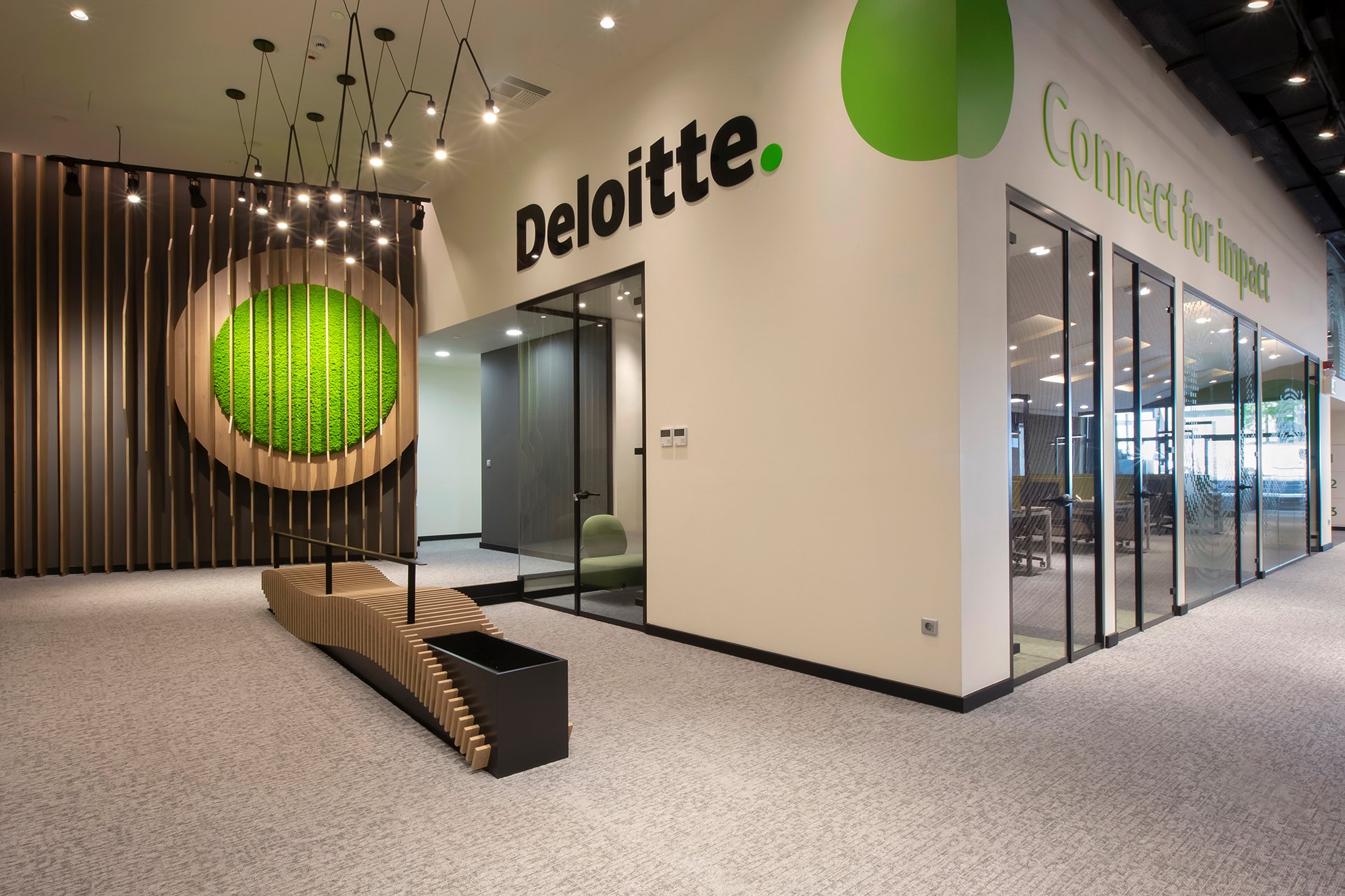 Deloitte 总部办公室翻新 设计融入品牌形象-0