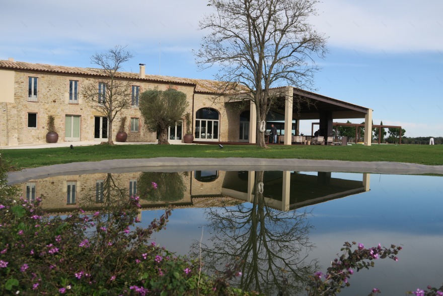 古韵新生 | 西班牙 19 世纪乡村别墅的现代室内设计-20