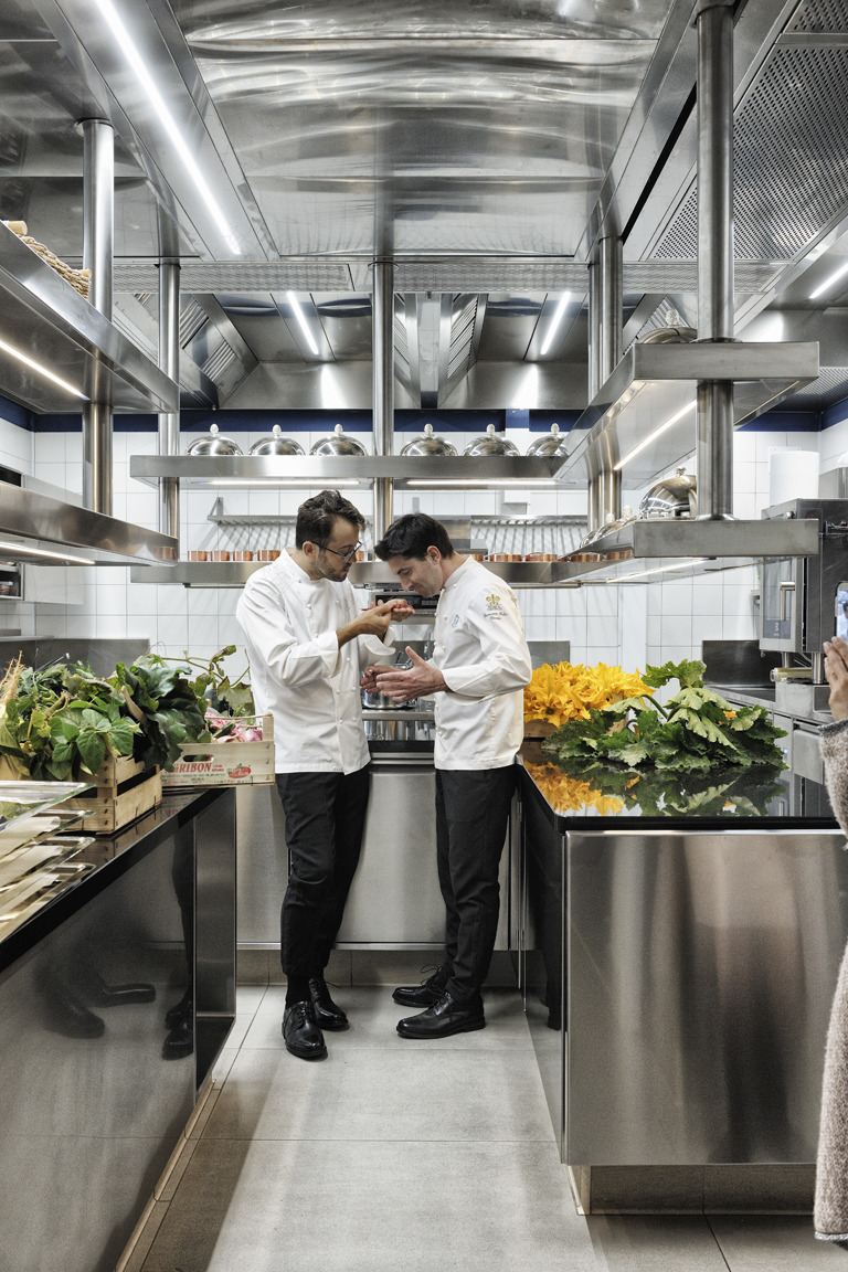 米兰星级餐厅 Il Luogo di Aimo e Nadia 翻新设计,现代与传统完美融合-13