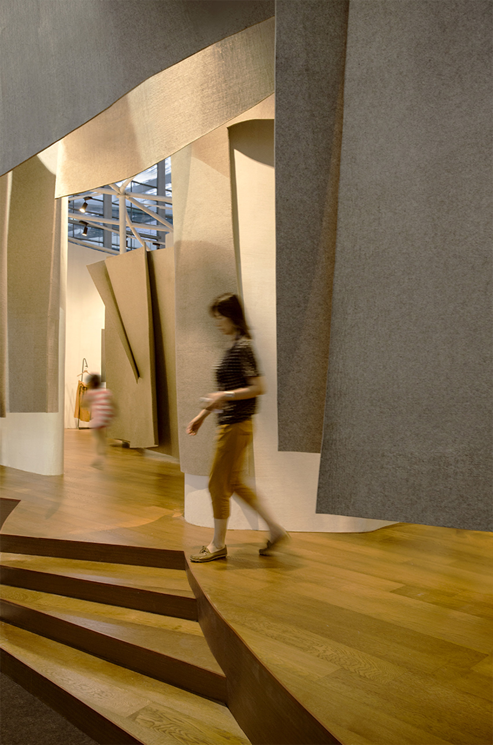 “悬浮毛毡”概念展厅，深圳/柔软的迷宫-33