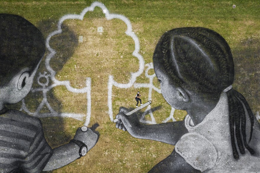 联合国总部瑞士 Geneva 惊现巨画"World in Progress"-3