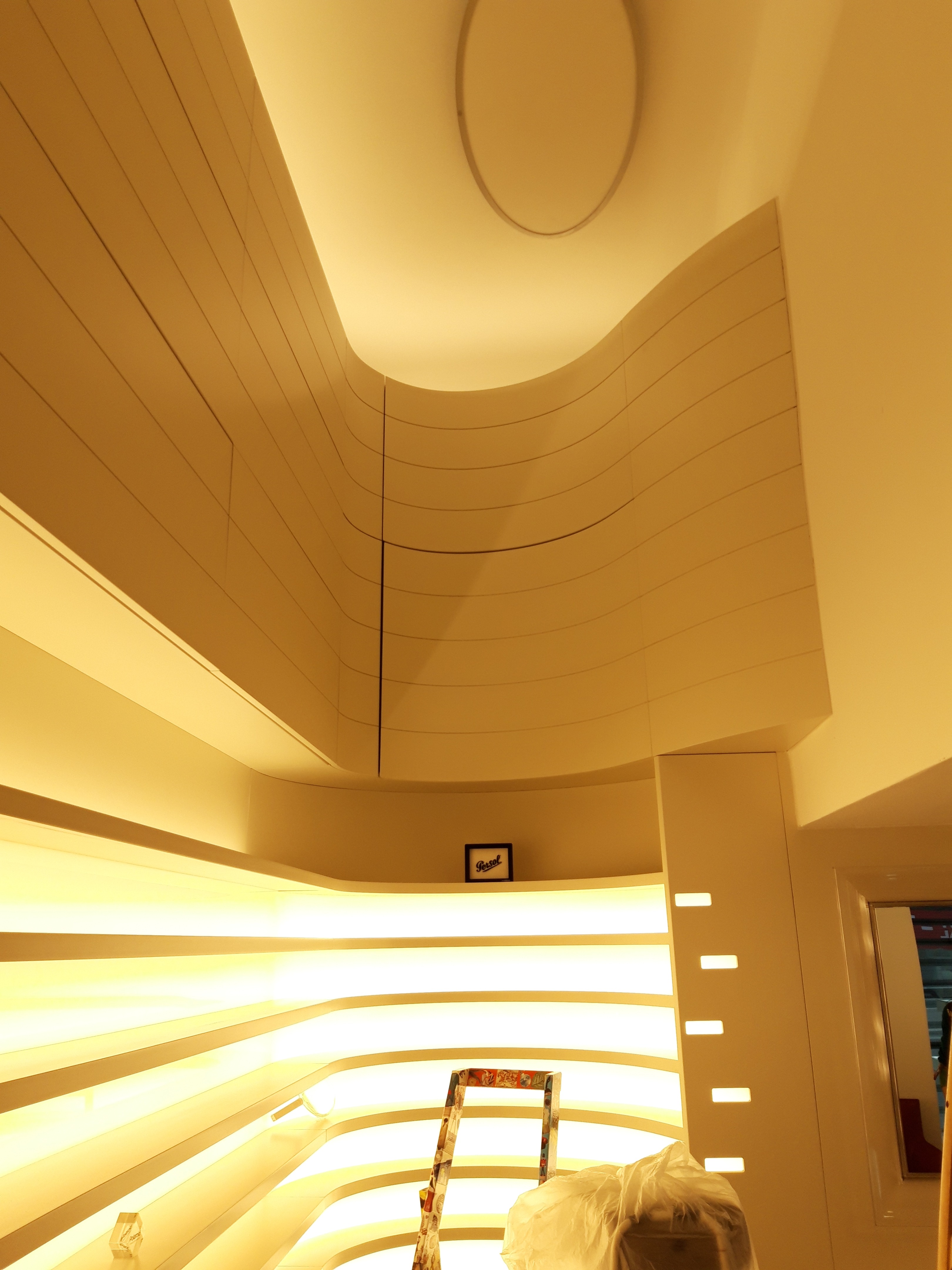 旧建筑新生的商业空间-17