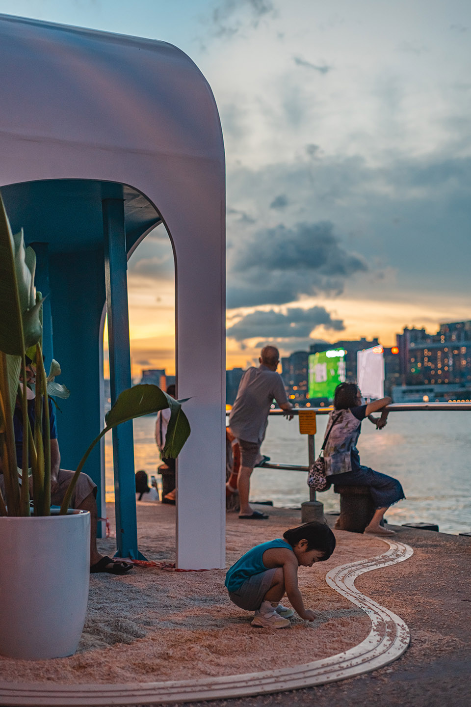 夏季凉亭，香港/维多利亚港公共码头上首个俯瞰狮子山的艺术装置-70