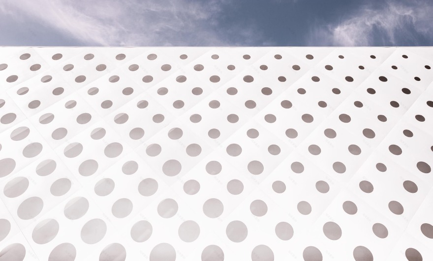 翻新后的意大利 Arezzo 中心 · 现代与传统融合的商业空间-11