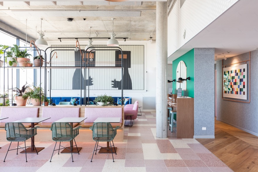 悉尼机场“Felix 酒店” | 澳大利亚版“中世纪现代”风格的设计-3