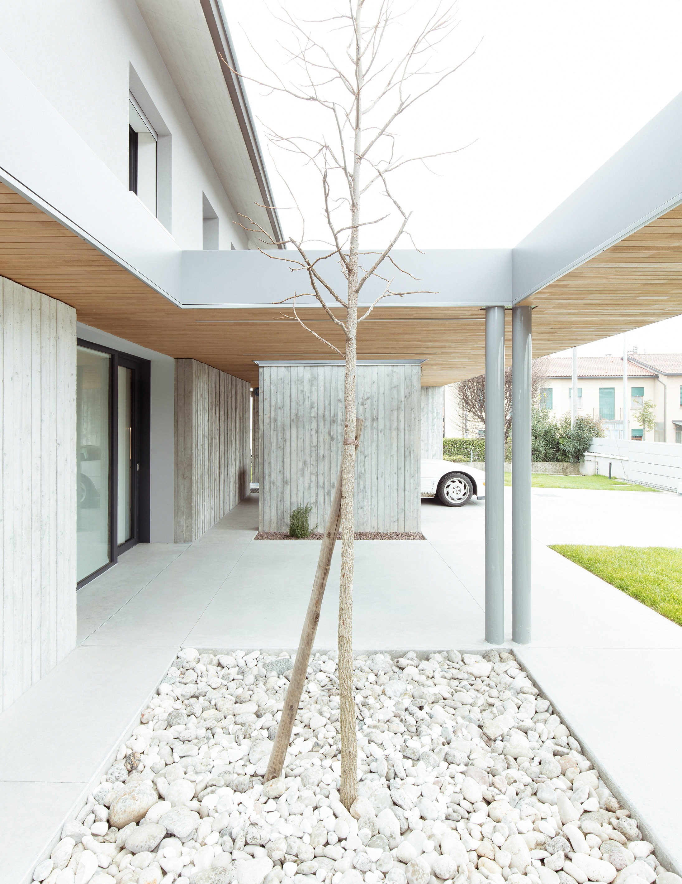 七十年代别墅翻新,现代风格融入自然-3