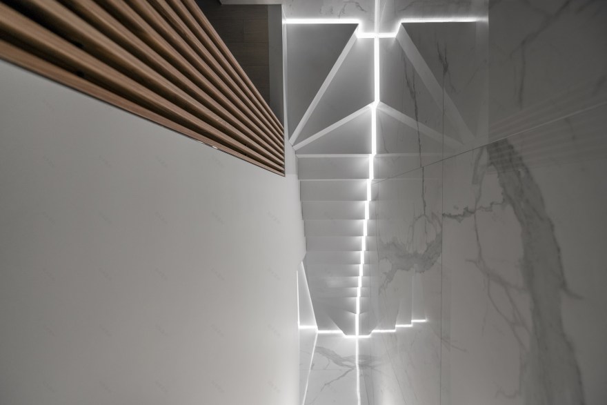 历史建筑中的透明轻盈之家-48