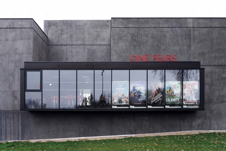 地形融入的黑色影院巨石-11