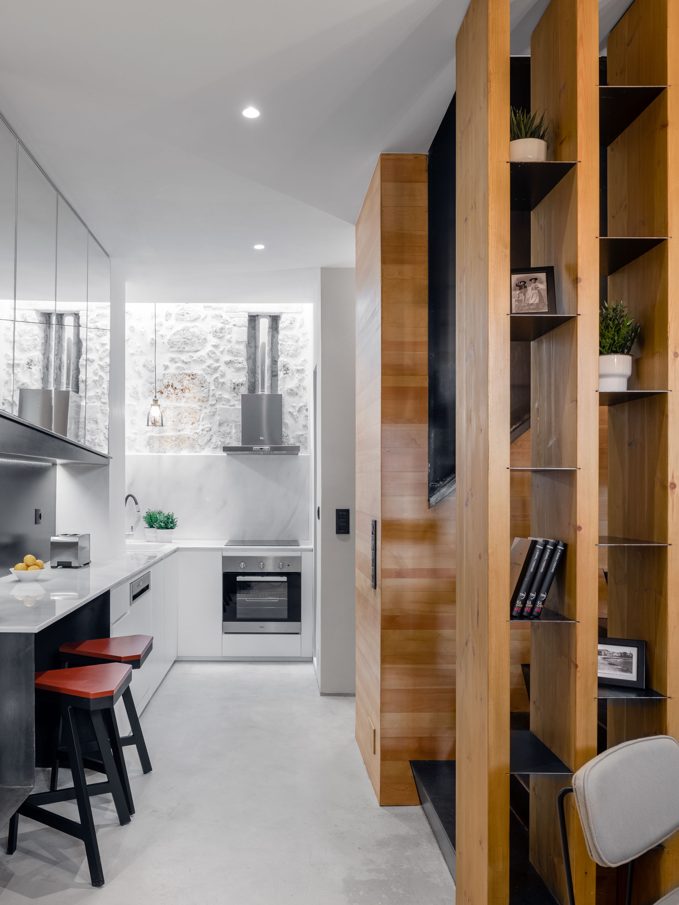 重焕生机的 47 平米公寓 | 历史中心的海景小天堂-1