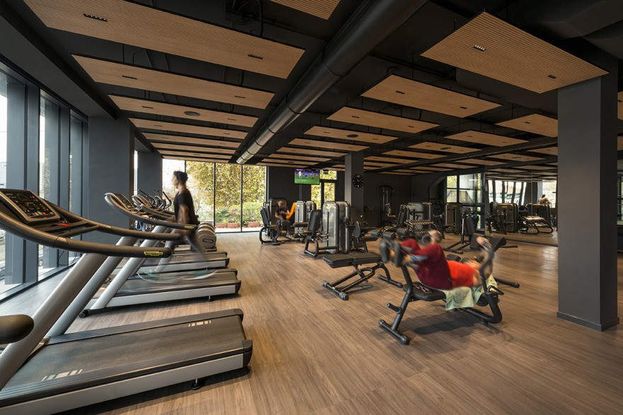 意式理性建筑的现代更新,原木与工业风完美融合-16