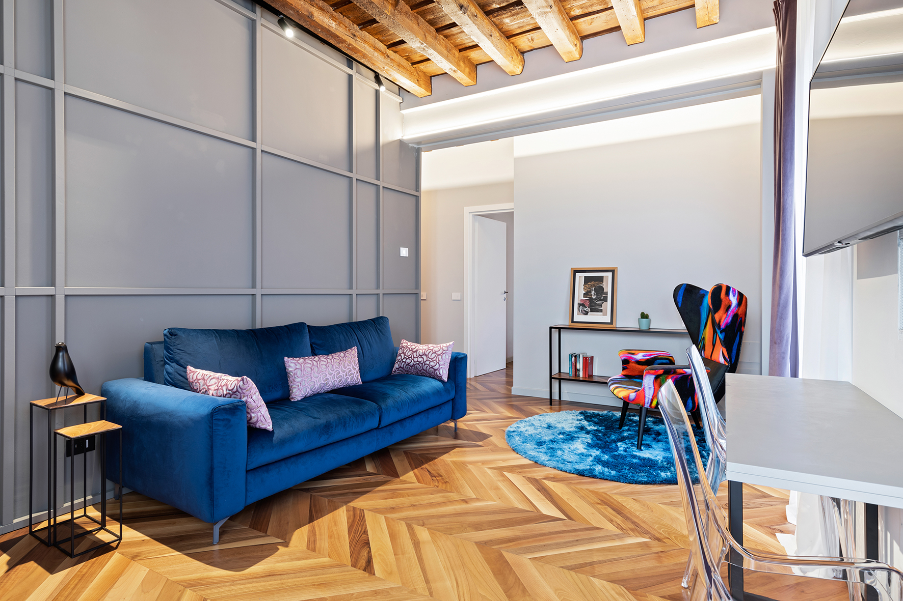 文艺复兴时期历史建筑中的独特现代公寓-5