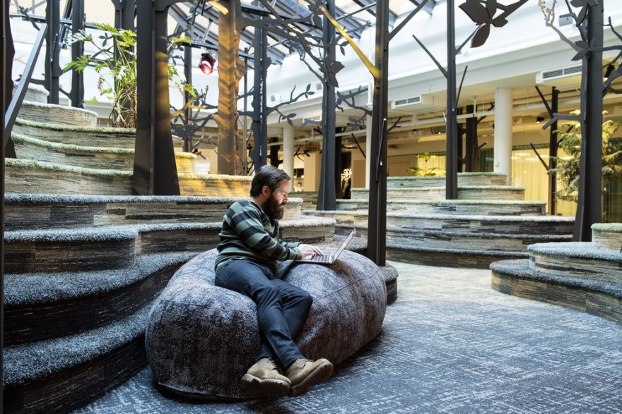 瑞典森林中的游戏王国 | King 办公室设计-36