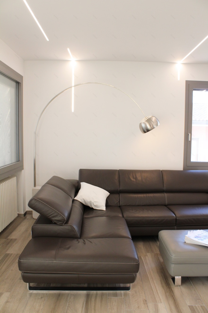 80 年代别墅翻新,白色光影演绎现代生活-4