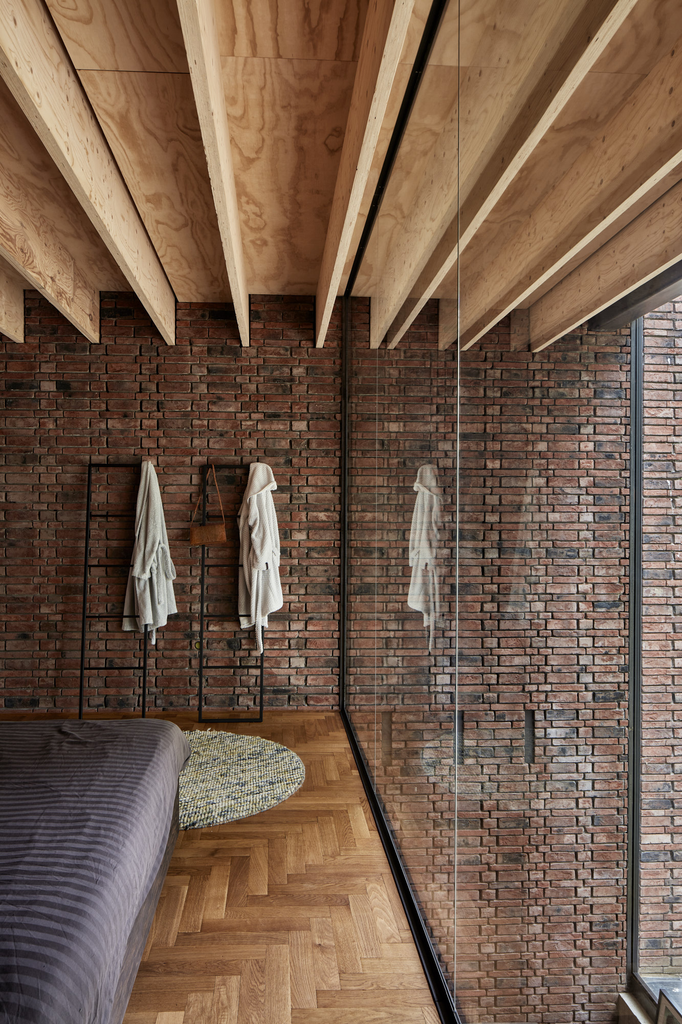 比利时 Tienen 的圆形砖房 | 40 厘米厚 15 米高的夯土墙-34