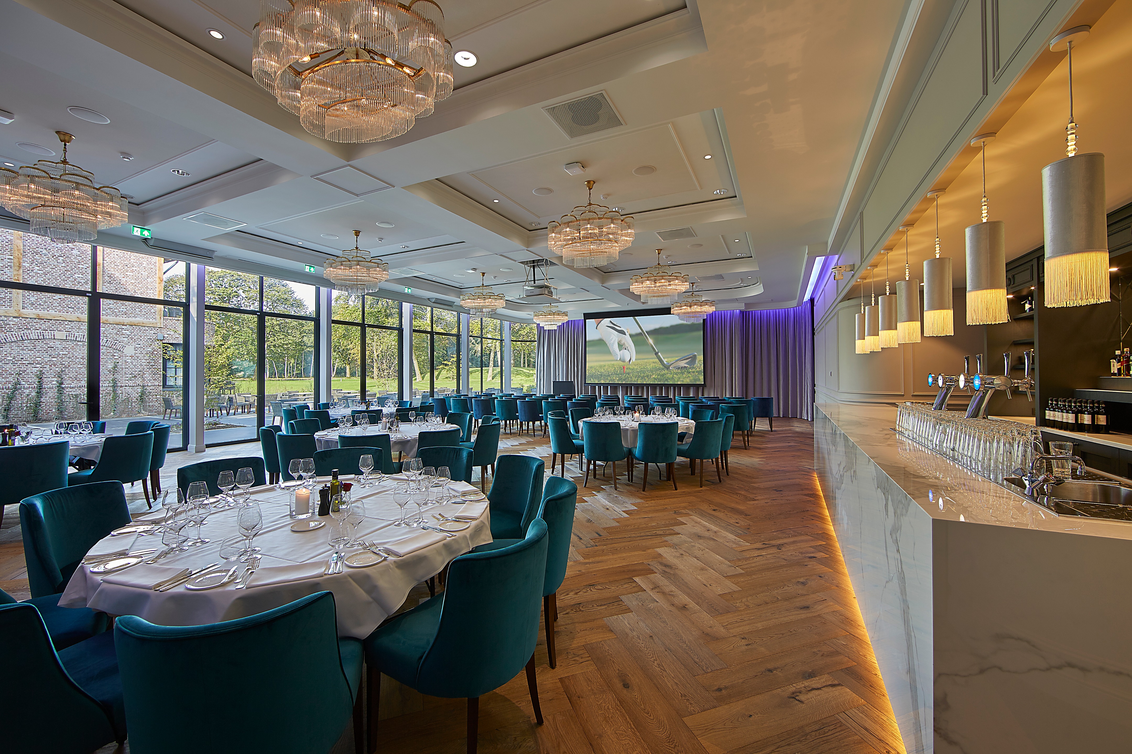 "旧橡木打造的高尔夫酒店俱乐部"-0