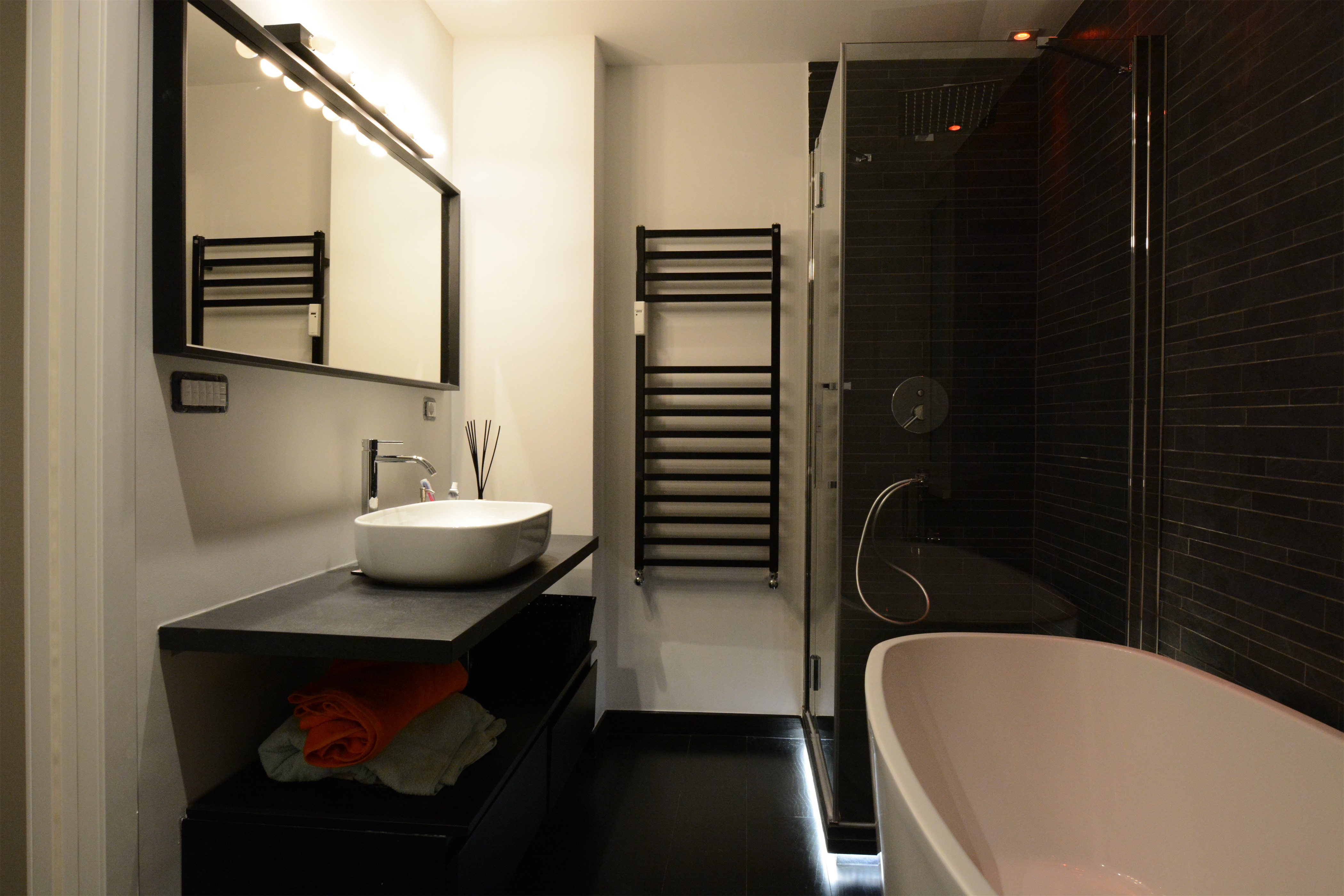 60 年代建筑里的现代公寓设计-8