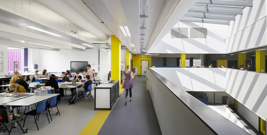 Oldham College 新校园 | 绿色环保,灵活学习空间-8