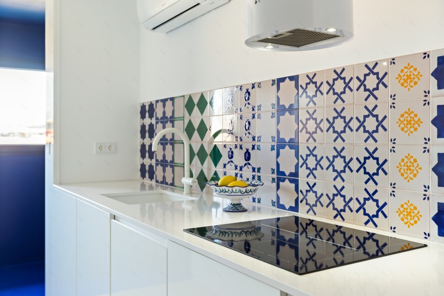 格兰纳达 80 年代厨房翻新-10