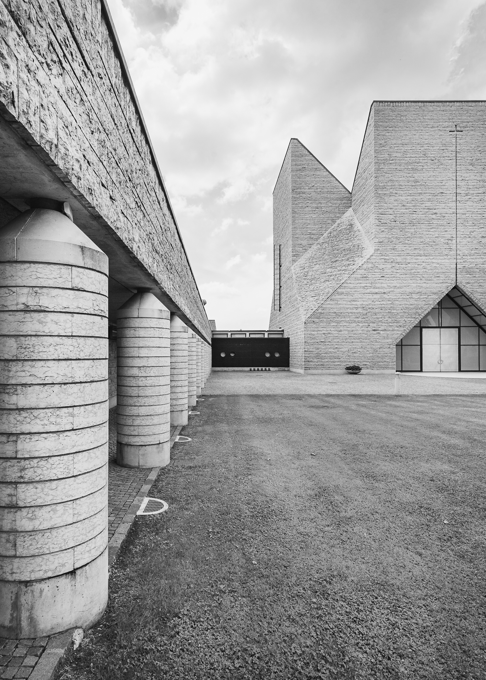 Centro Pastorale Papa Giovanni XXIII - Mario Botta-22