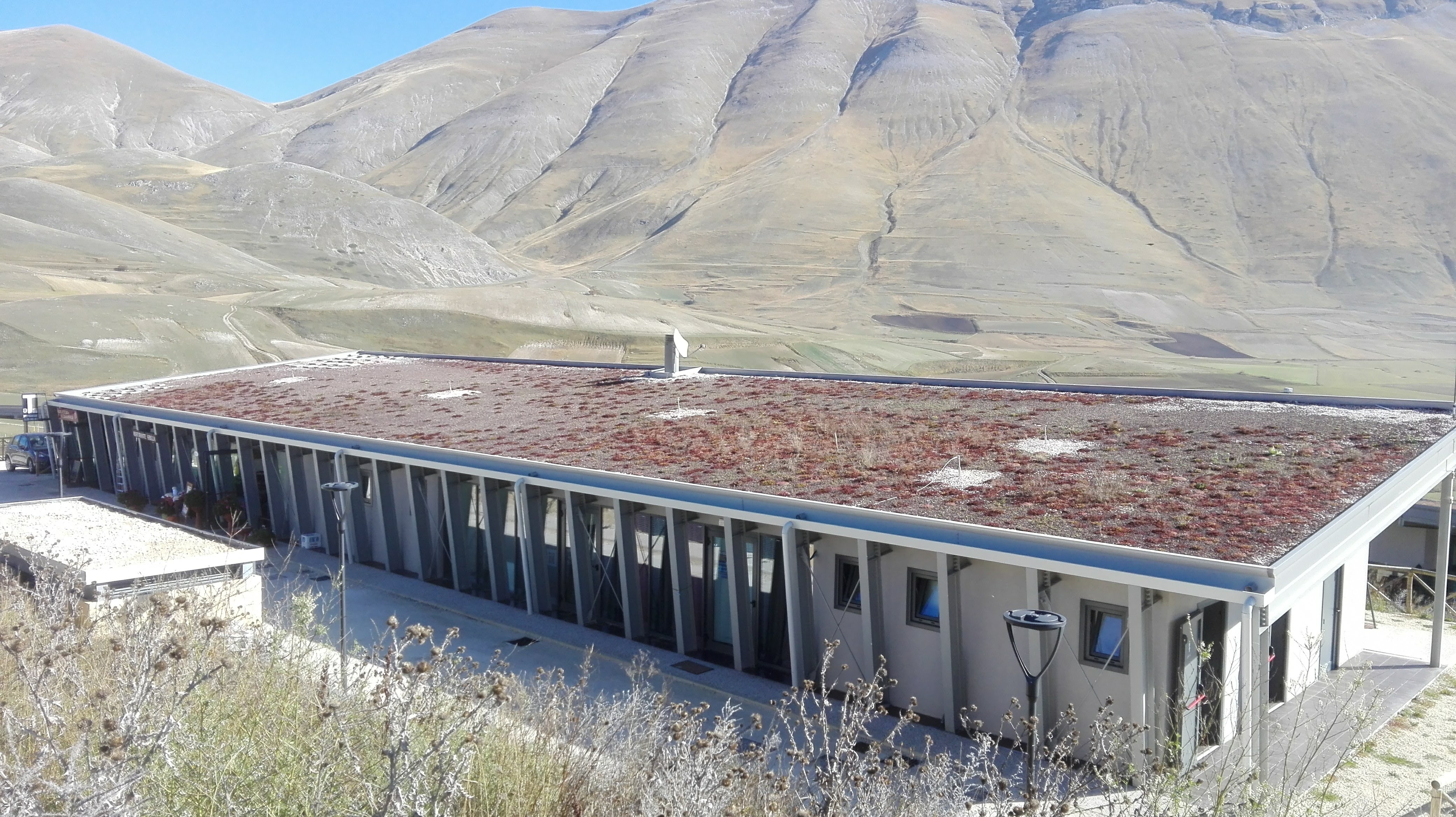 临时餐厅助力诺西亚 Castelluccio 小镇复苏丨意大利-3