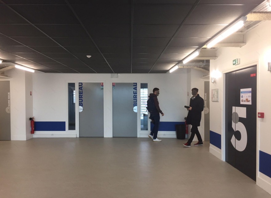 巴黎校园创新建筑设计,独立空中楼阁连接传统与未来-9