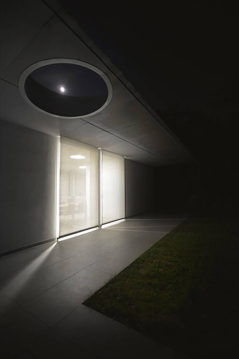 单色调建筑之美 | casaEnne 别墅设计-19