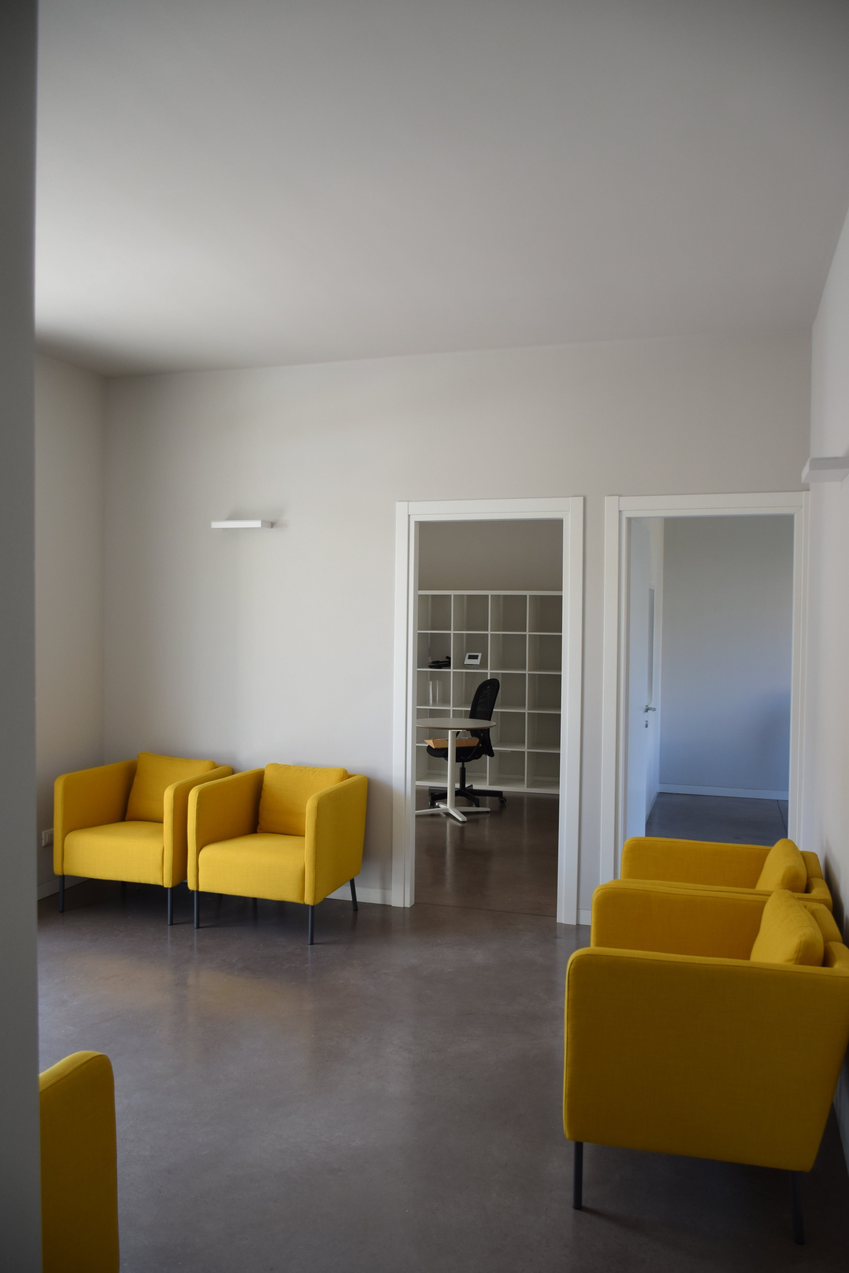 爱心之城堡 · 简约而庄重的社区教堂设计-14