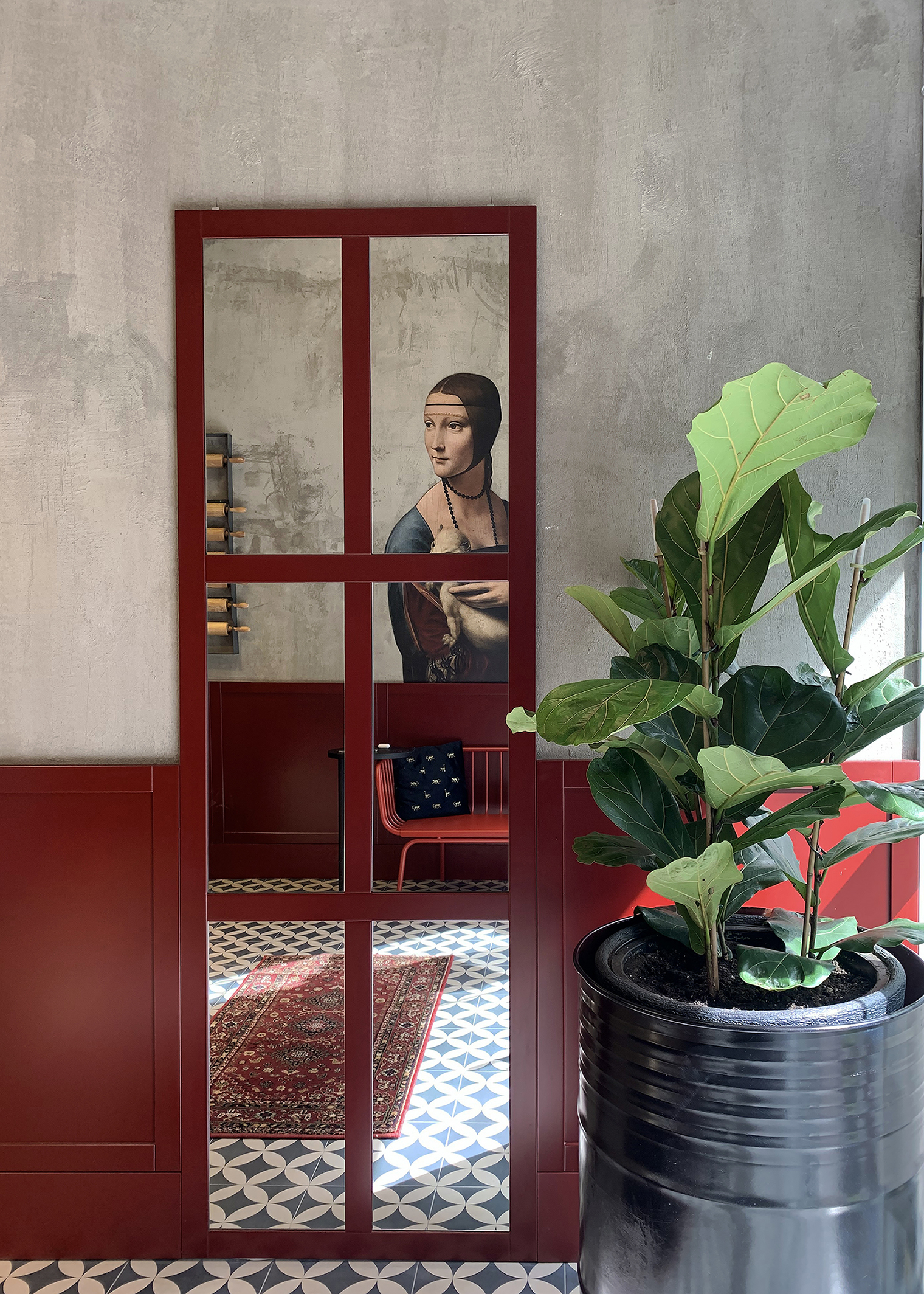 融合工业风与文艺复兴的甜品店设计-5