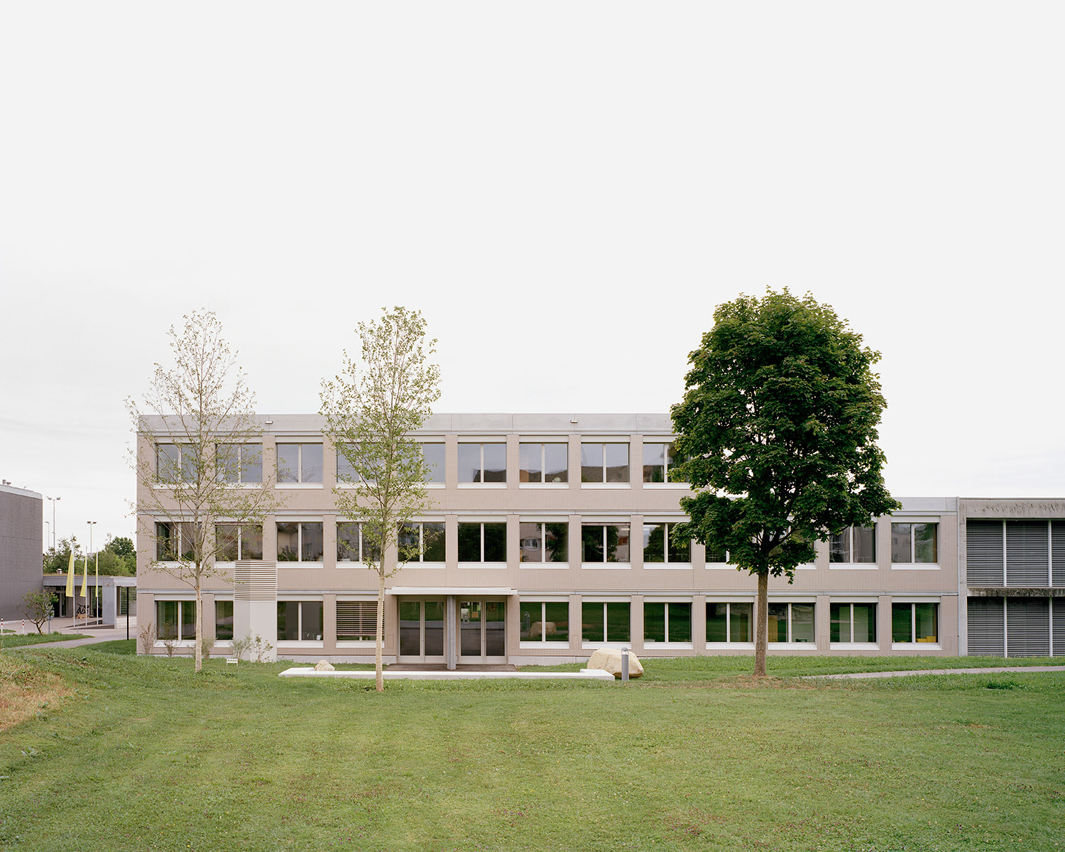 罗曼斯霍恩中学，瑞士/联系着过去与未来的教育空间-79