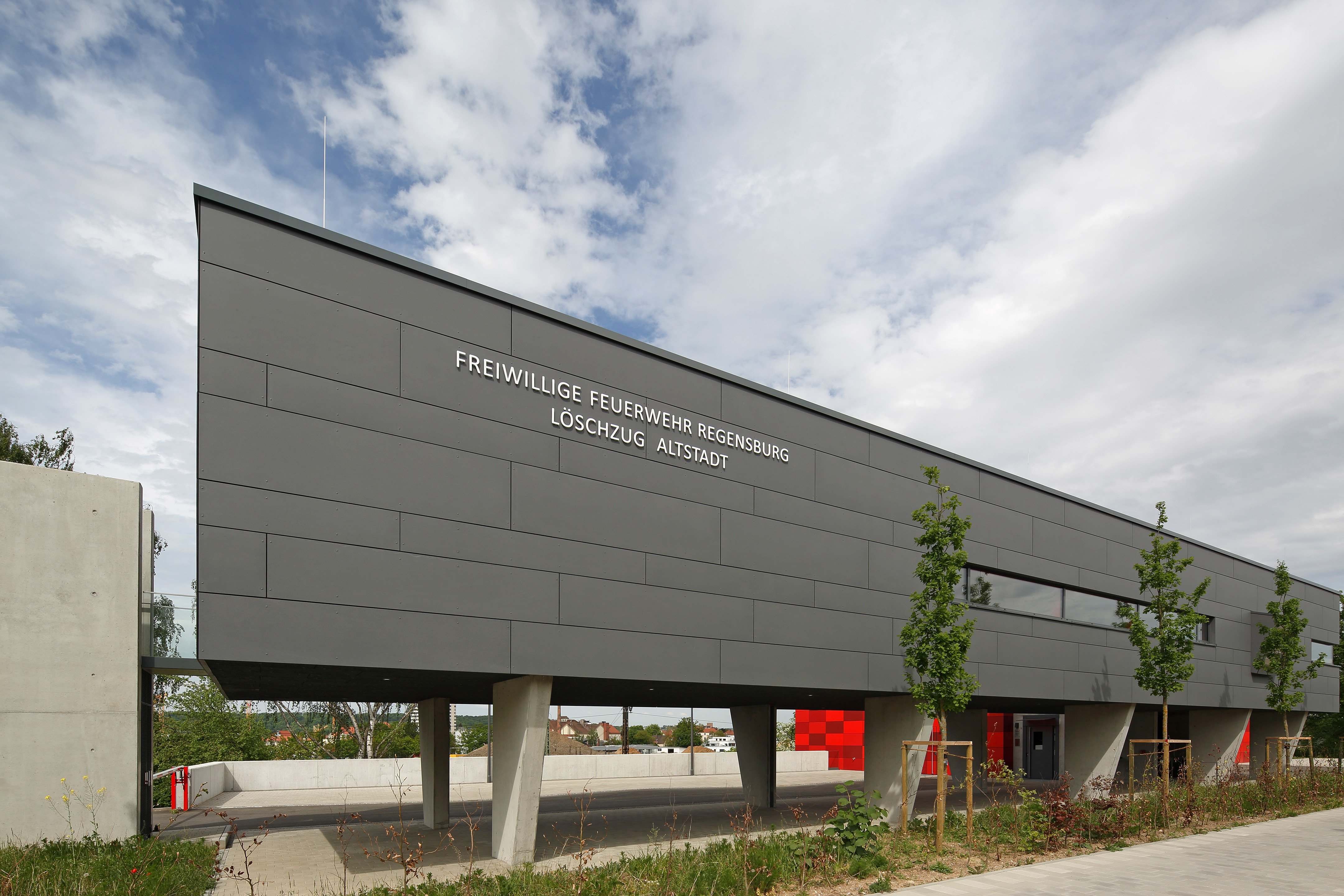 Fire station- Nueva estación de bomberos- Nuovi vigili del fuoco- Ny brandkår- Neubau Feuerwehr, HochBauAmt Regensburg Germany-8