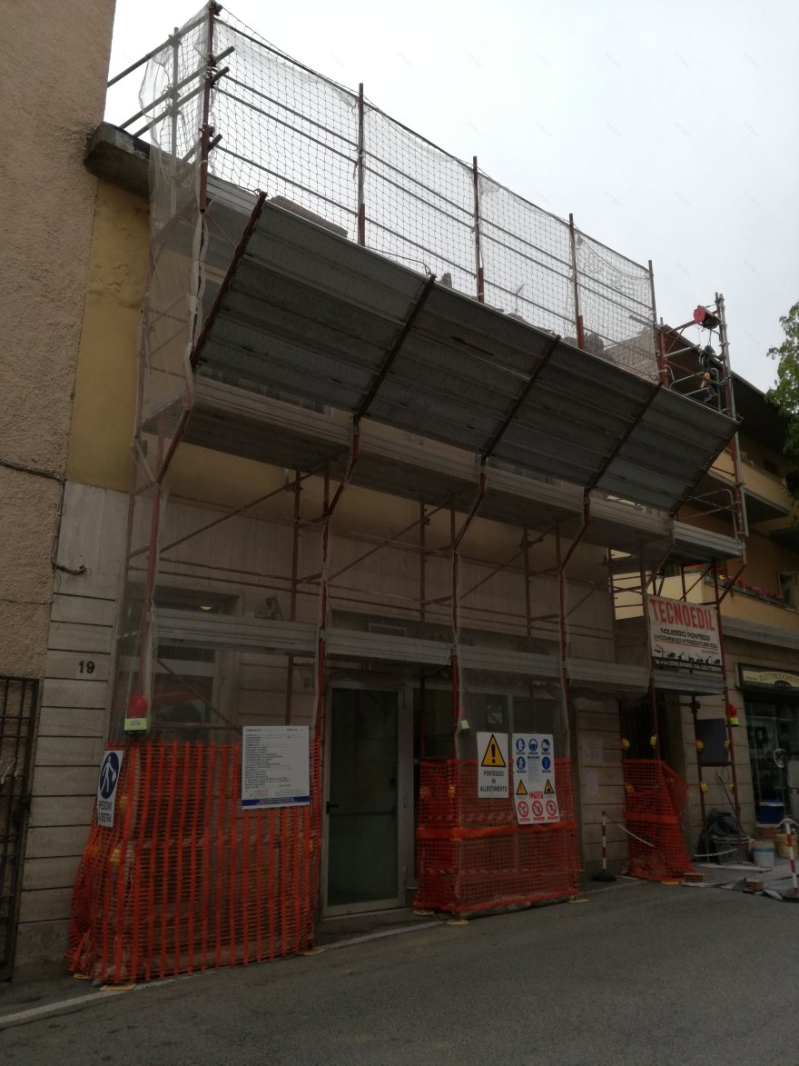 意大利办公建筑翻新屋顶案例-1